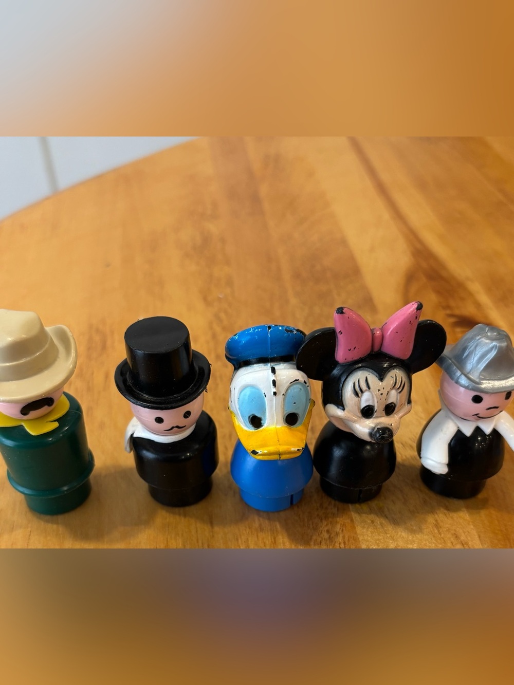 Vintage 5 piece Fisher Price Little People Disney Minnie Mouse & Donald, etc